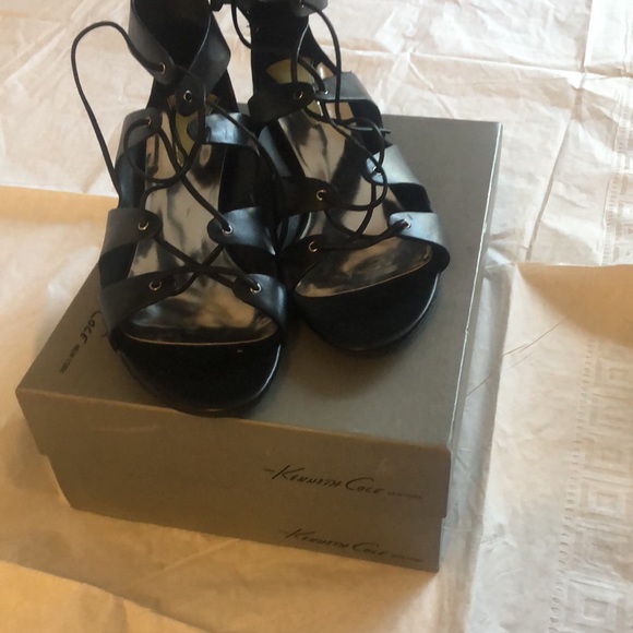 Kenneth Cole Women’s sandal - Picture 4 of 6